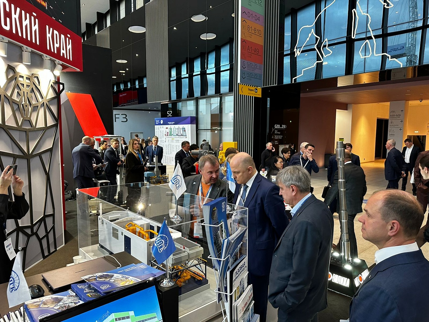 INGC Has Presented its Promising Mobile Compressor Unit Project to the Deputy Chairman of the Management Board, Head of 623 Department of Gazprom PJSC, O.E. Aksyutin